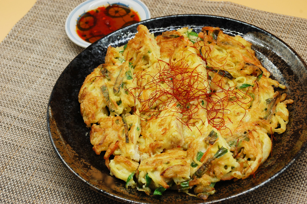 中はもちもち 焼きそば入りチヂミ 味のふれあい 菊水 めんコミュニケーション 北の麺自慢