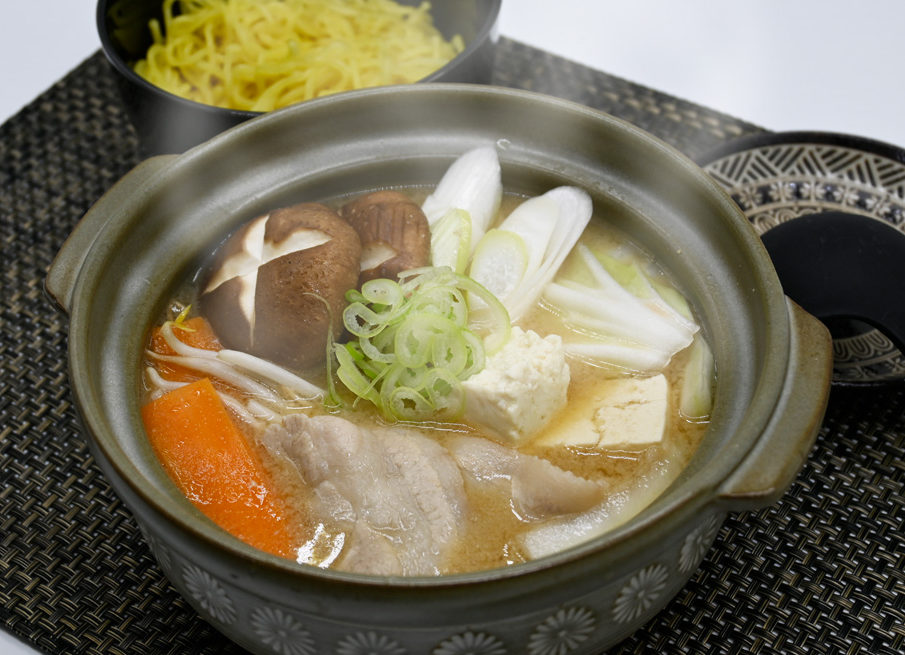ラーメンスープでつくる白味噌鍋