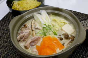 ラーメンスープでつくる鶏白湯鍋